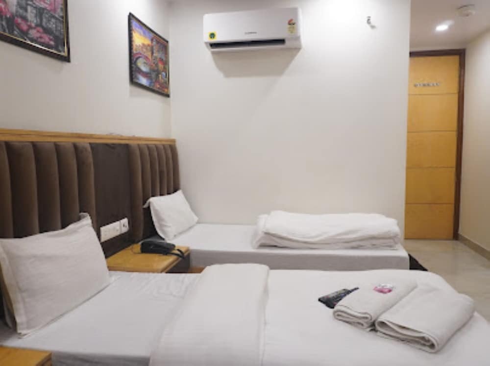 Нью-Дели: Hotel Aman Imperial