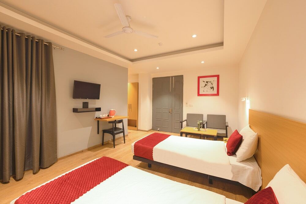 Нью-Дели: Hotel Grand Tashree
