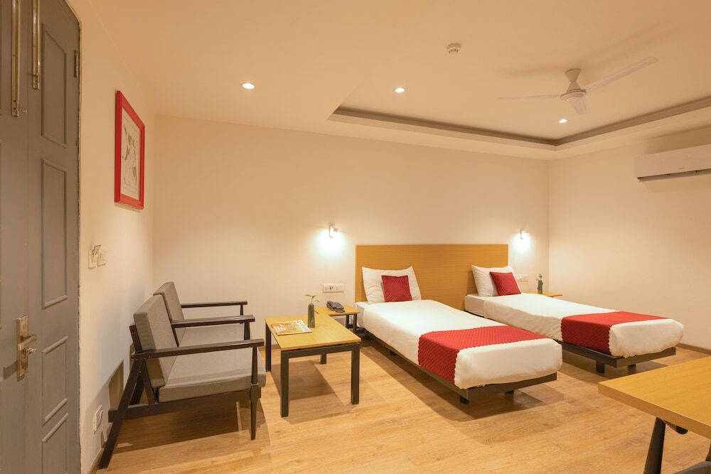Нью-Дели: Hotel Grand Tashree