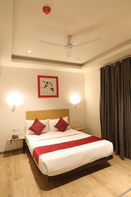 Нью-Дели: Hotel Grand Tashree