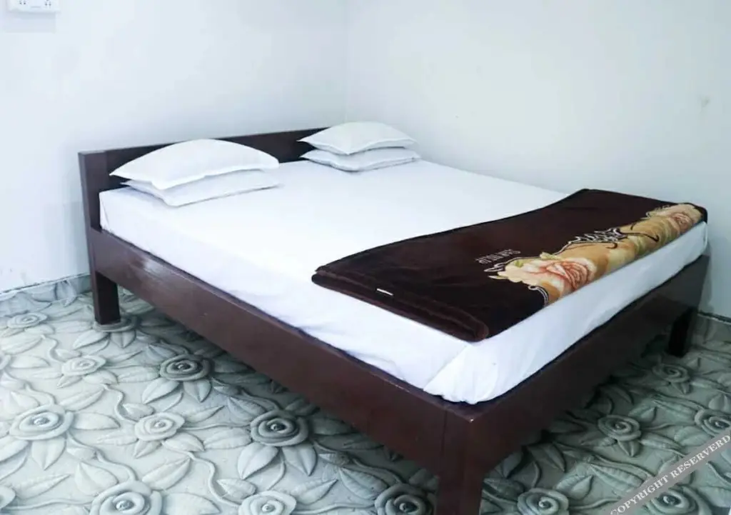 Кохора: Homocation - Manorama Lodge