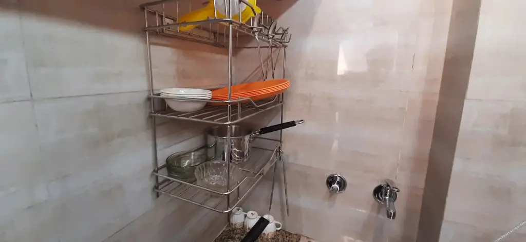 Нью-Дели: Luxury Flat in Foreigner Areof Lajpat Nagar With Fully Equipped Kitch