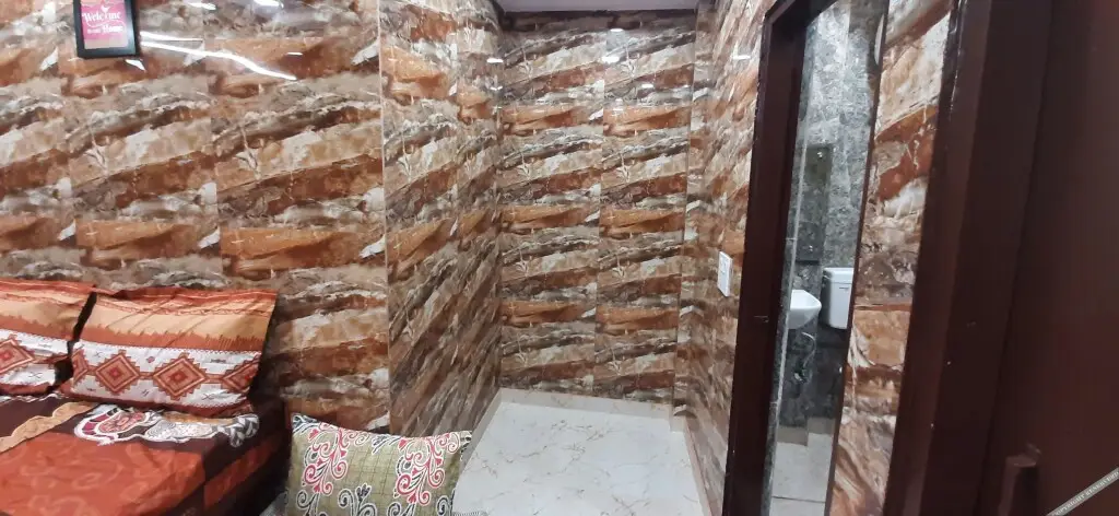 Нью-Дели: Luxury Flat in Foreigner Areof Lajpat Nagar With Fully Equipped Kitch