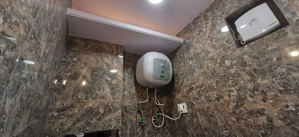 Нью-Дели: Luxury Flat in Foreigner Areof Lajpat Nagar With Fully Equipped Kitch