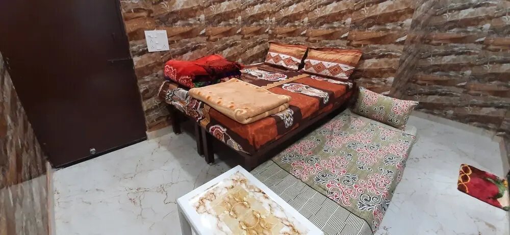 Нью-Дели: Luxury Flat in Foreigner Areof Lajpat Nagar With Fully Equipped Kitch