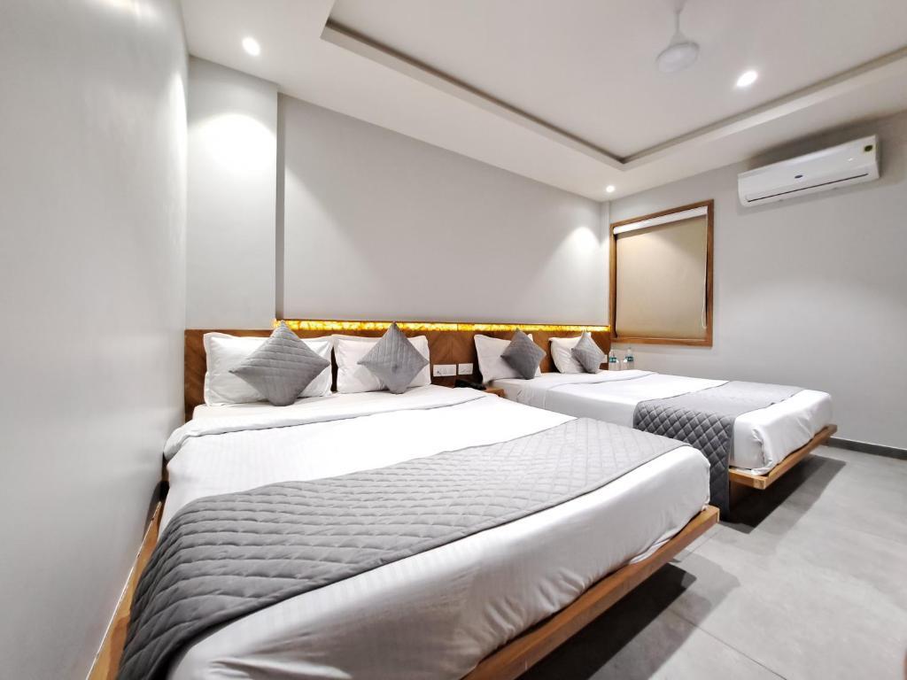 Сомнатх: Hotel Om