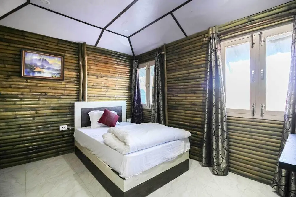 Техри: Glamwood Resort