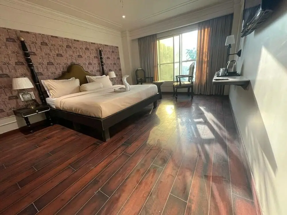 Нью-Дели: The Saga Hotel
