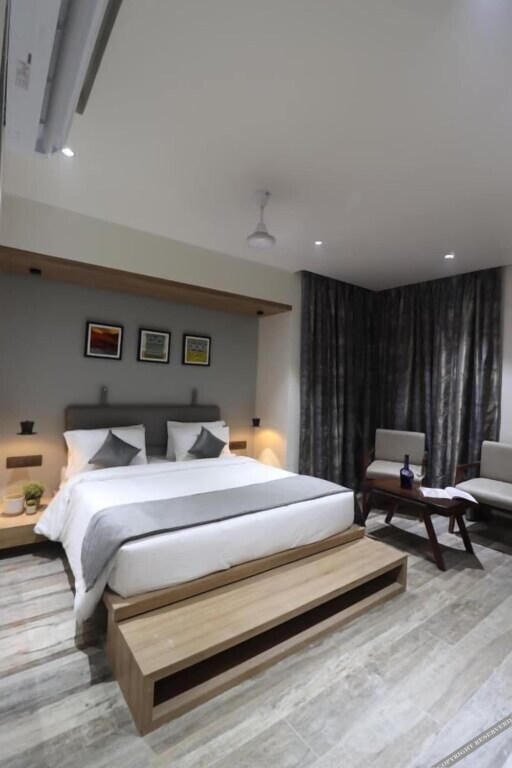 Солапур: Hotel Chitra Executive