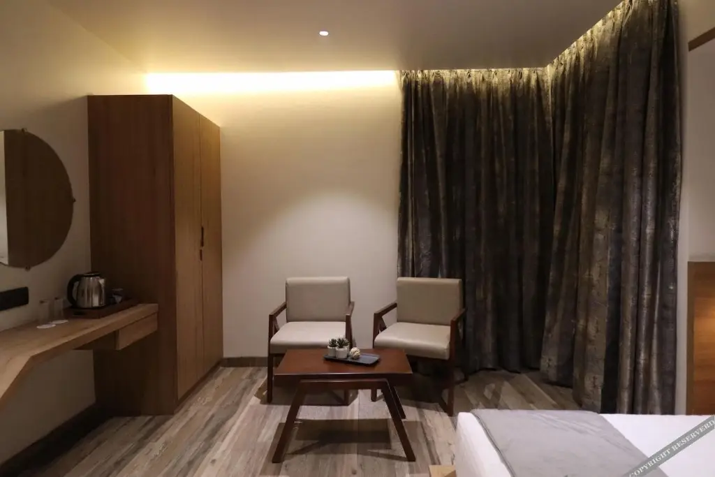 Солапур: Hotel Chitra Executive
