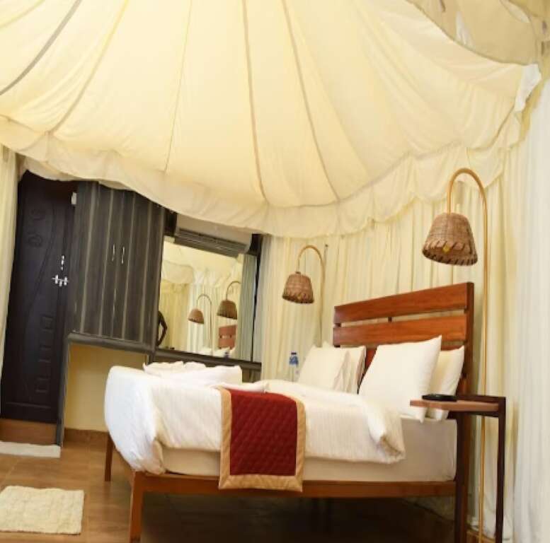 Лонда: Century Resorts