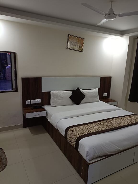Нью-Дели: Dalton Hotels