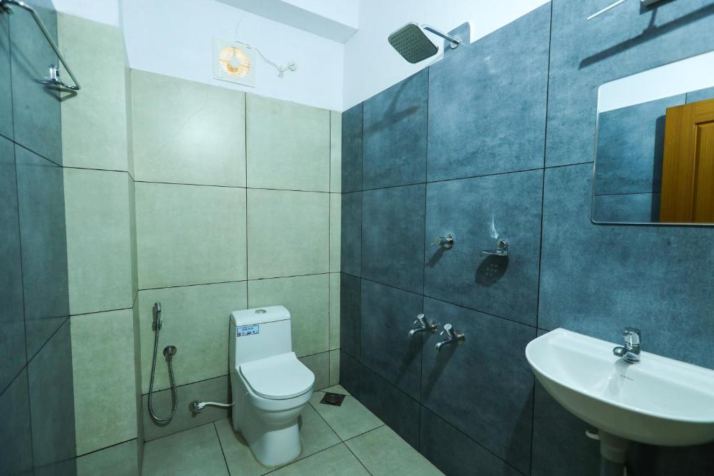 Недумбассери: Aldora Airport Residency
