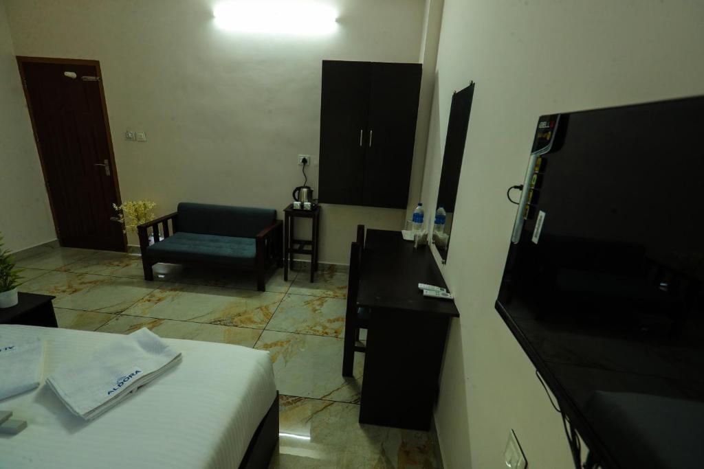 Недумбассери: Aldora Airport Residency