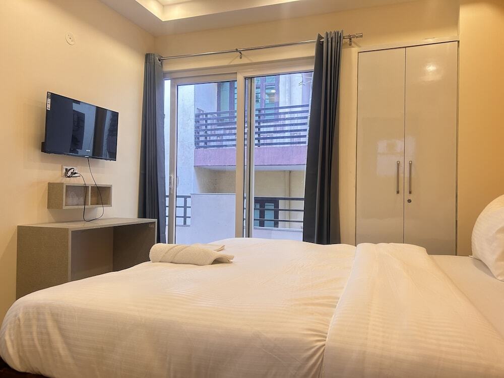 Гуруграм: Lime Tree 1BHK Service Apartment