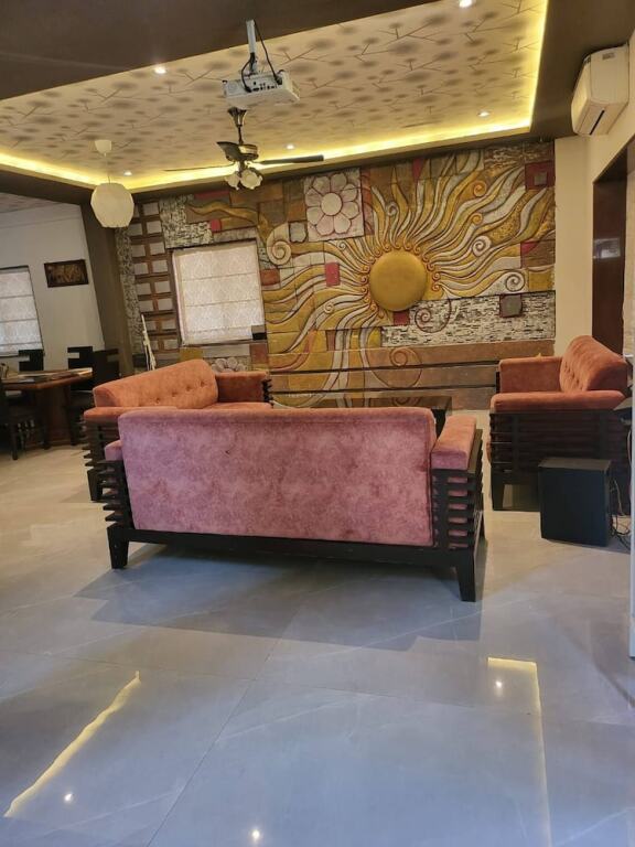 Лонавала: Misty Palace Lonavala