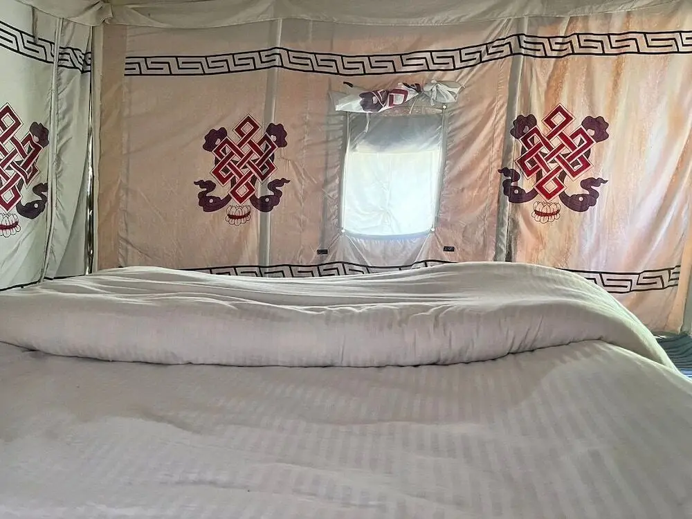 Хундер: Tongspon Camp