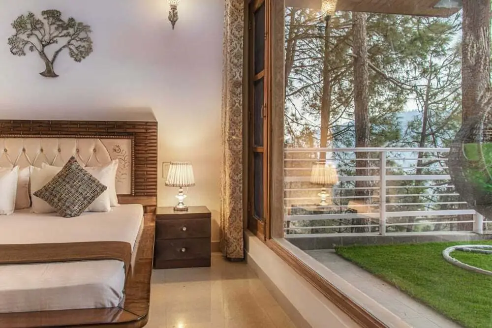 Дхарампур: The Root villa Kasauli