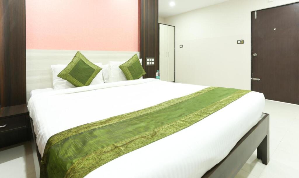 Бангалор: Hotel Habitat Comforts