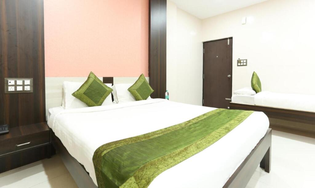 Бангалор: Hotel Habitat Comforts