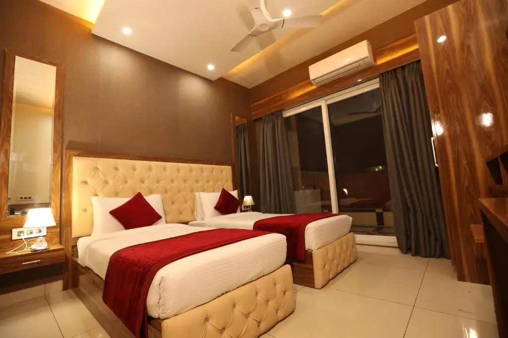 Гуруграм: Hotel Starex Opp. Artemis Hospital