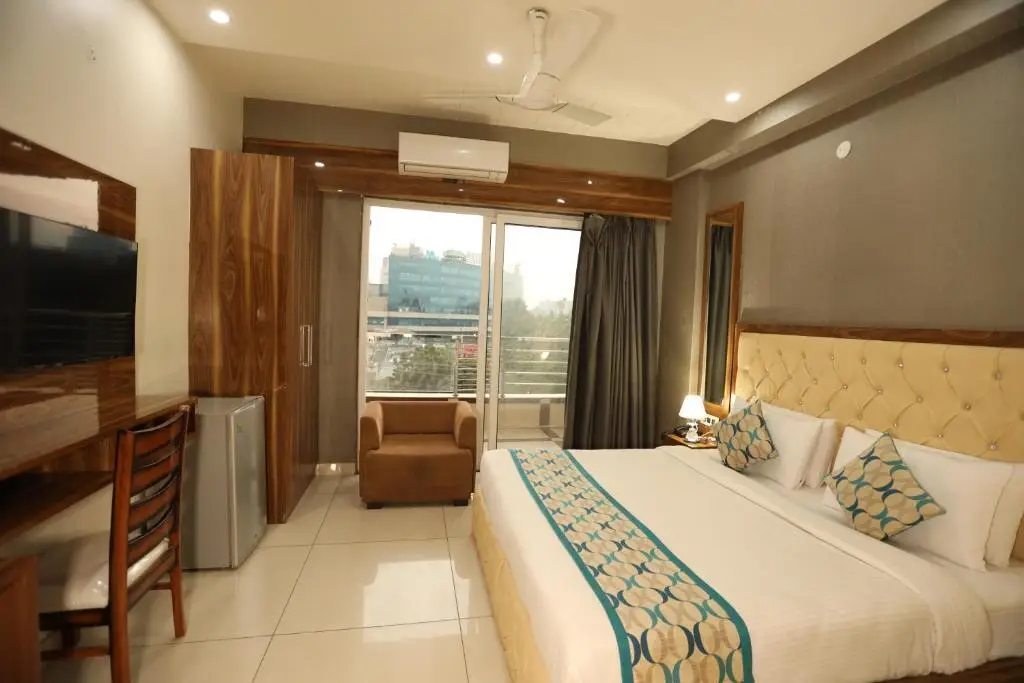 Гуруграм: Hotel Starex Opp. Artemis Hospital