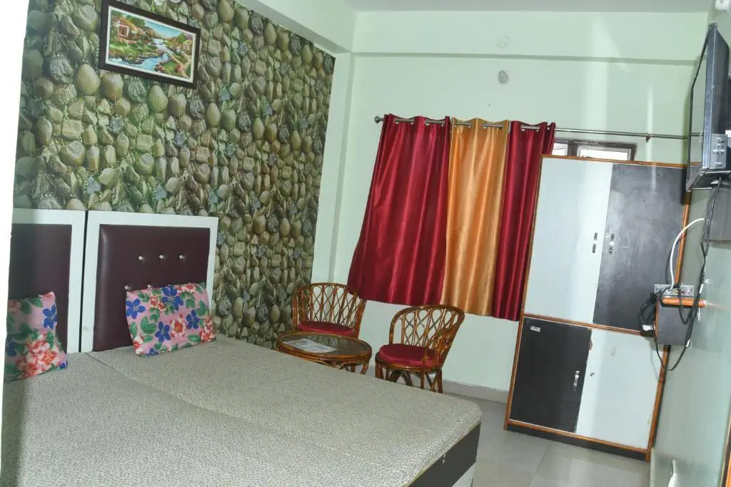 Питорагарх: Hotel Mountain View And Rooftop Restaurant
