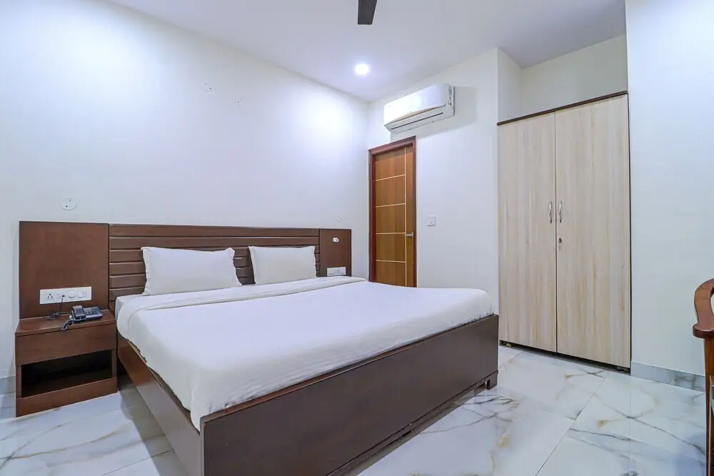 Мохали: Fabhotel Casa