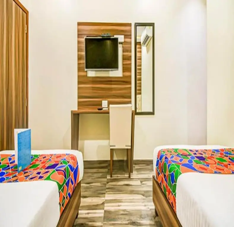 Мумбаи: Fabhotel Axis International
