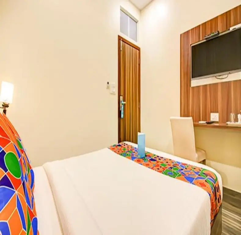 Мумбаи: Fabhotel Axis International