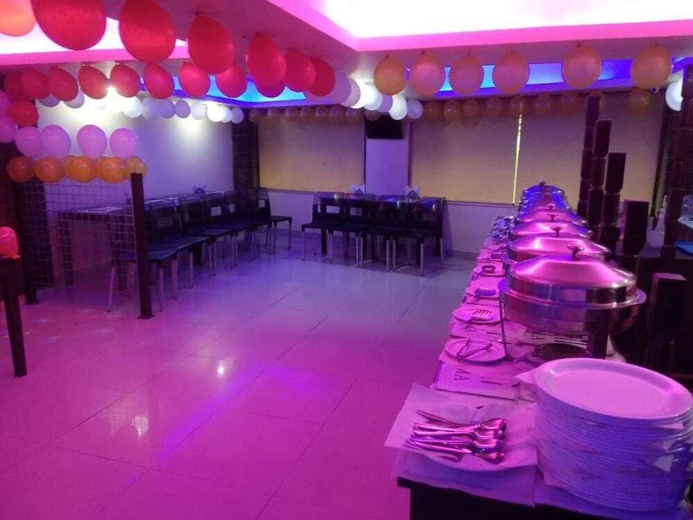 Гувахати: Hotel Arya Inn