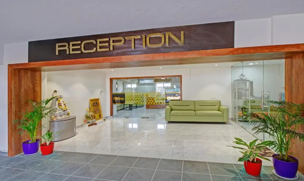 Тирупати: Treebo Usha Vasivi Alipiri Road, 2 Km From Tirupati Central Bus Station