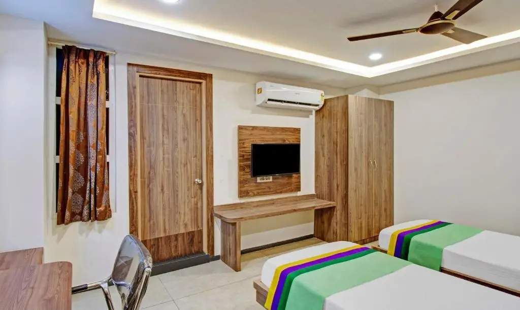 Тирупати: Treebo Usha Vasivi Alipiri Road, 2 Km From Tirupati Central Bus Station