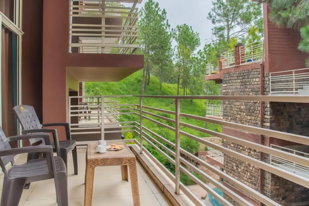 Дхарампур: The Kasauli Trail