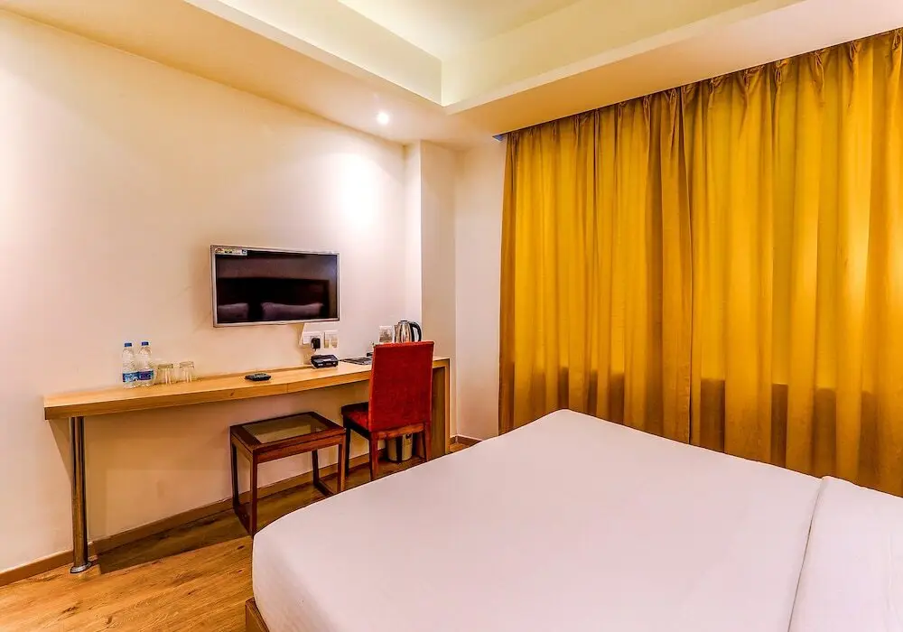 Лакхнау: Fabhotel Surya Grand