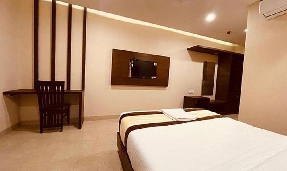 Мумбаи: FabHotel Vertigo Suite