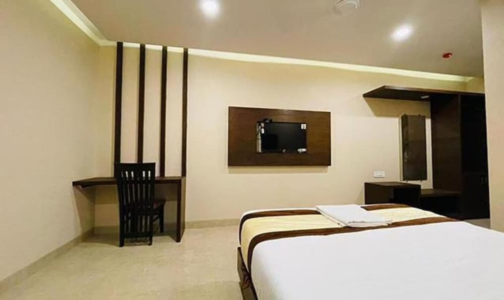 Мумбаи: FabHotel Vertigo Suite