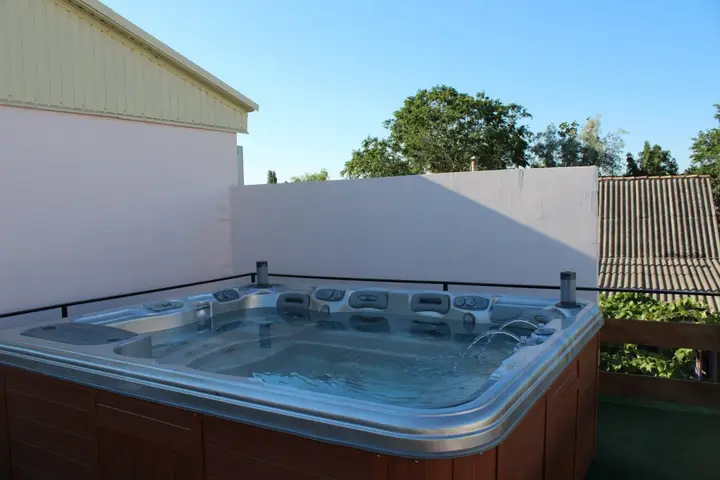 Феодосия: U Yudzhina Guest House