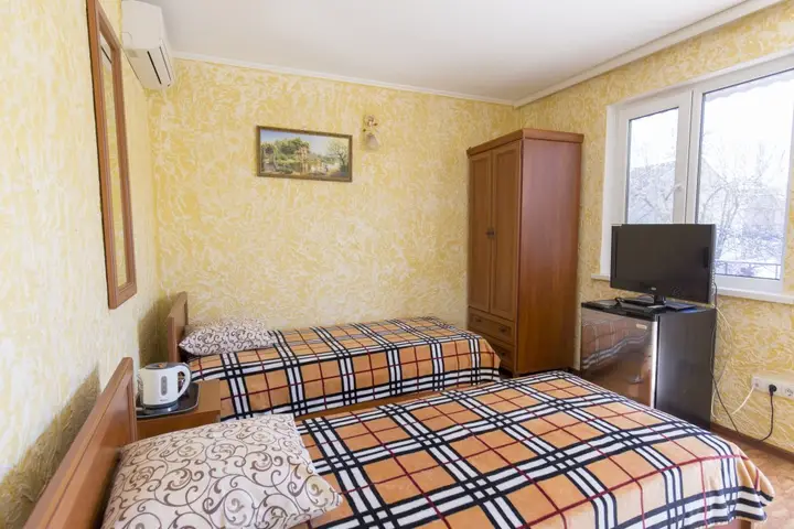 Феодосия: U Yudzhina Guest House