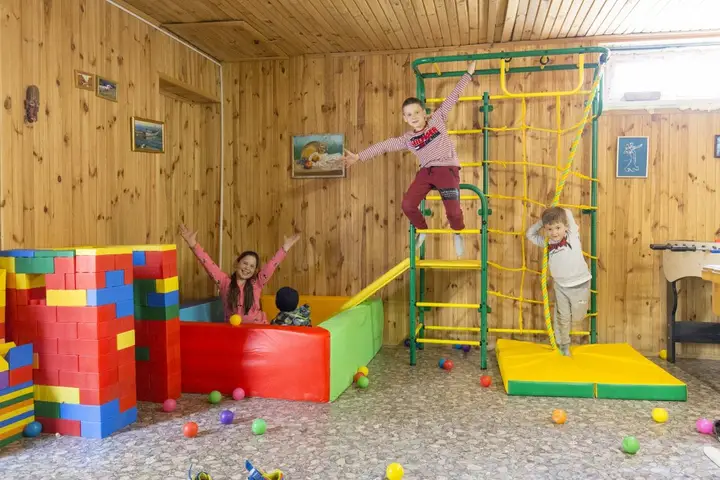 Феодосия: U Yudzhina Guest House