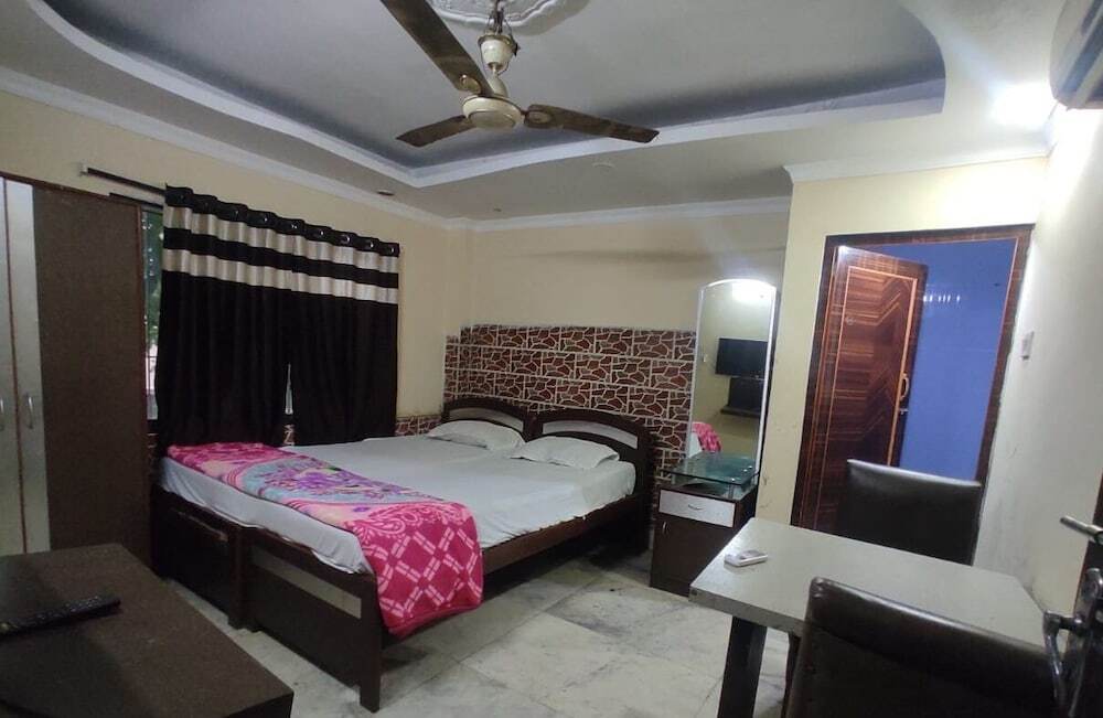 Колката: Hotel Raj