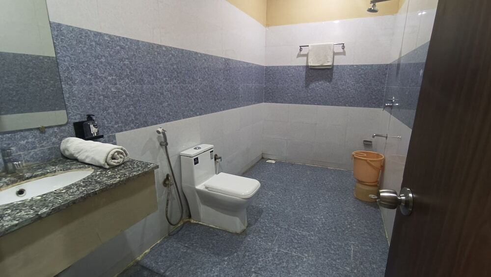 Читторгарх: Kanha Hotel & Resort