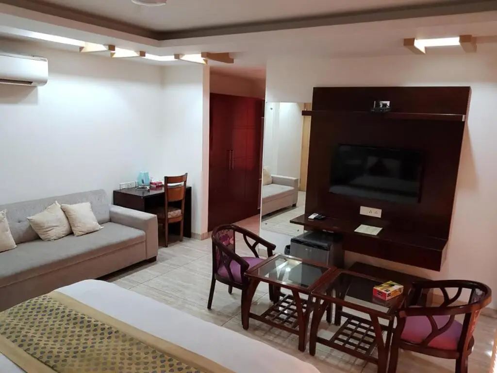 Гуруграм: BlueNeck Sec 47 Near IKEA GMP Gurugram.