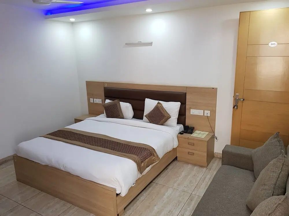 Гуруграм: BlueNeck Sec 47 Near IKEA GMP Gurugram.