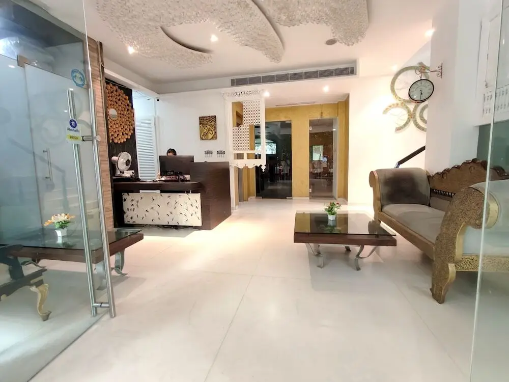 Вадодара: The Sky Imperial Hotel Yahvi