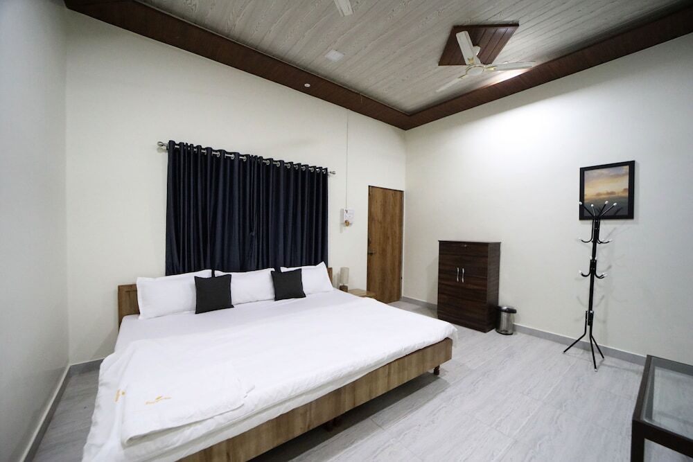 Пляж Мандва: Coast house private villa Mandwa Alibaug