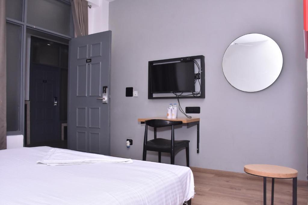 Нойда: Chhavi Hotels