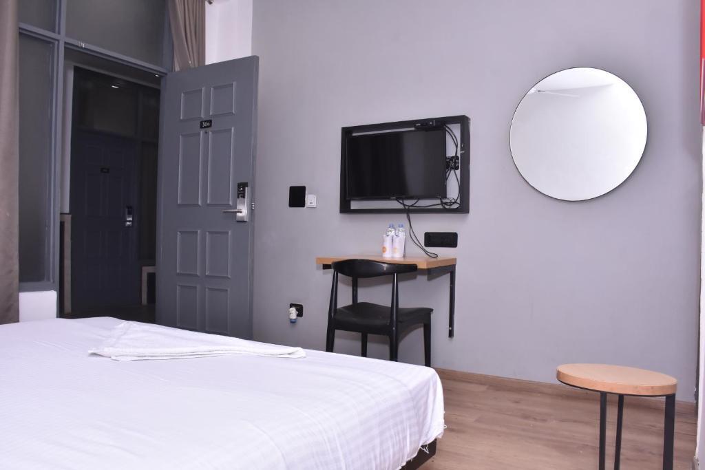 Нойда: Chhavi Hotels