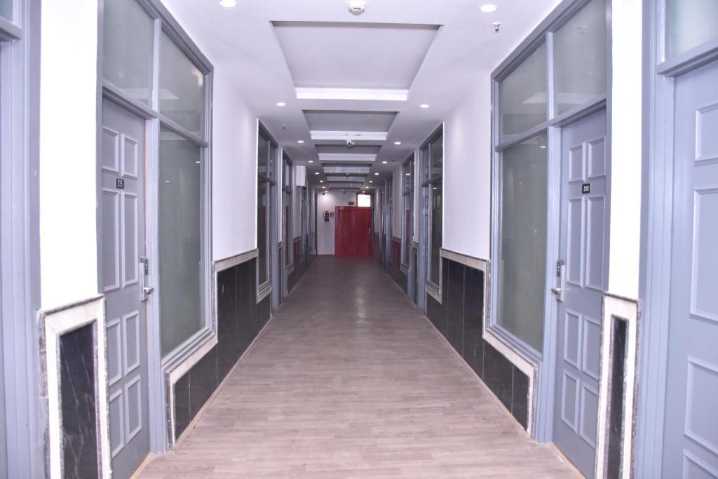 Нойда: Chhavi Hotels