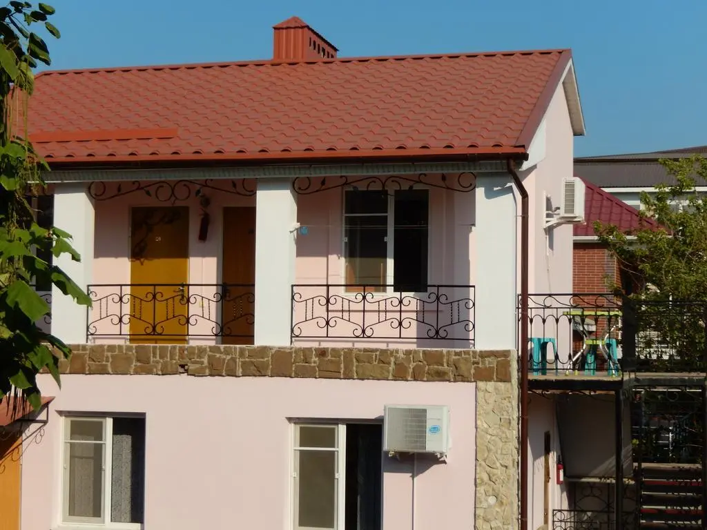 Коктебель: Villa Lira Guest House